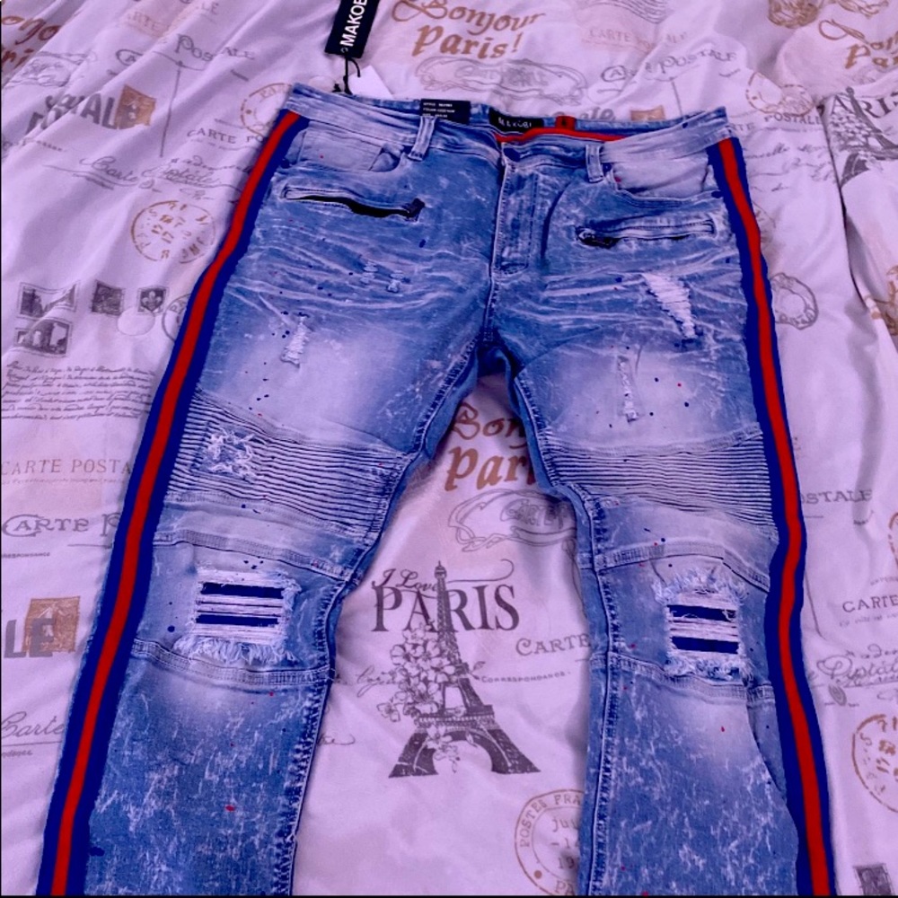 Stylish, modern Makobi jeans. Light wash.